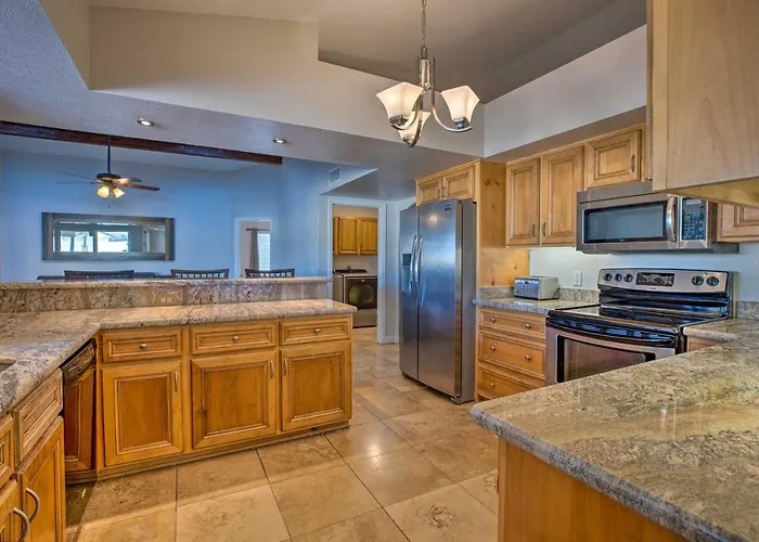 3 Mi To Westgate: Desert W/ Hot Tub In Peoria