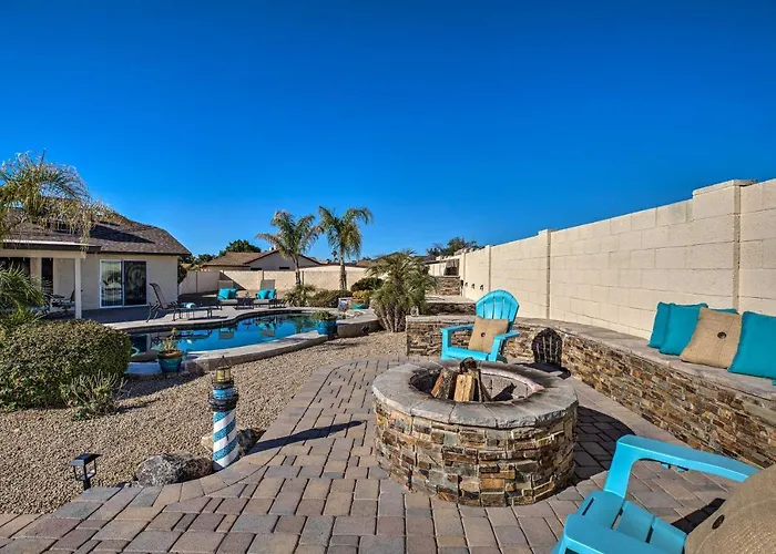 Holiday home 3 Mi To Westgate: Desert W/ Hot Tub In Peoria
